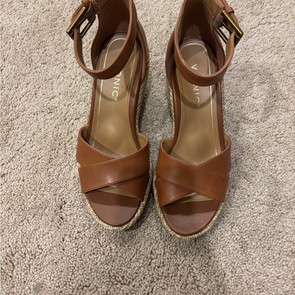 Vionic Women's Tan Sandals